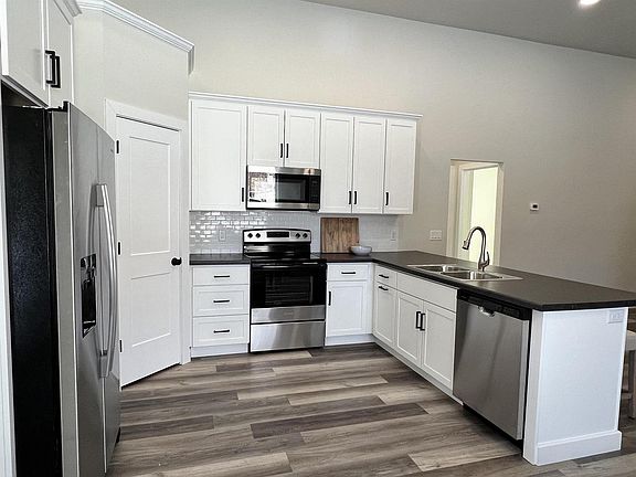 4th image of 217 2ND STREET