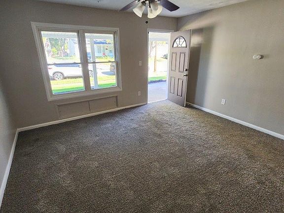 3rd image of 3129 Elkhorn Dr