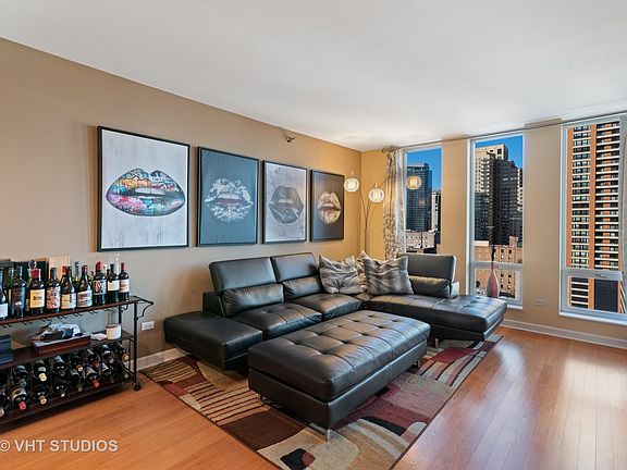 3rd image of 1250 S Michigan Ave APT 1505