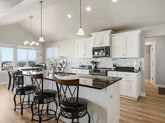 3rd image of 366 W Sky Hawk Way