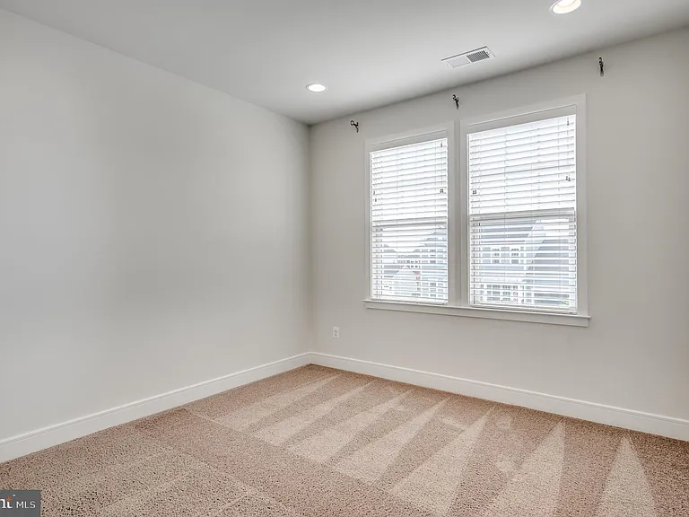1118 Akan St SE — Photo 25