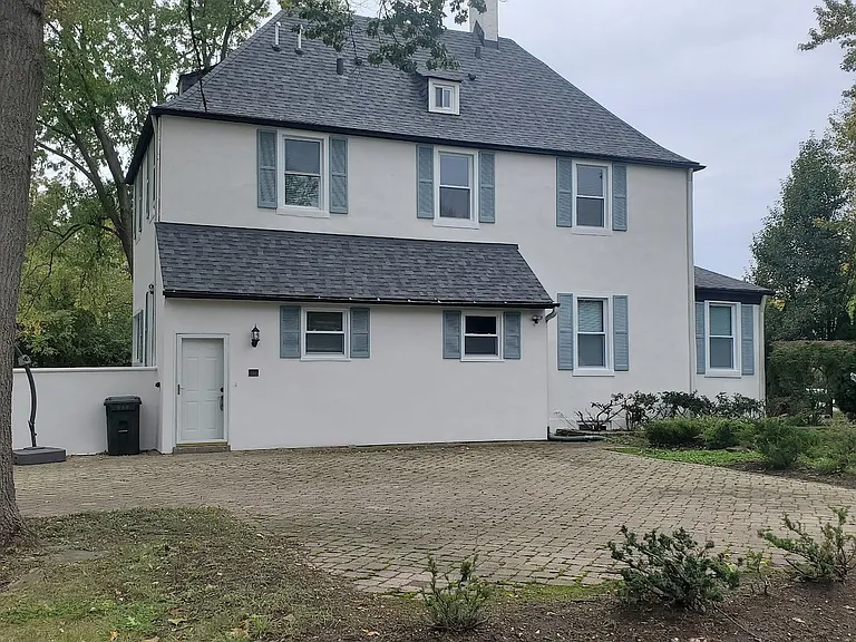 1590 W Old Mill Rd — Photo 1
