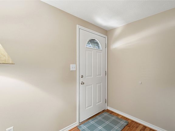 5th image of 801 Cushing Ave