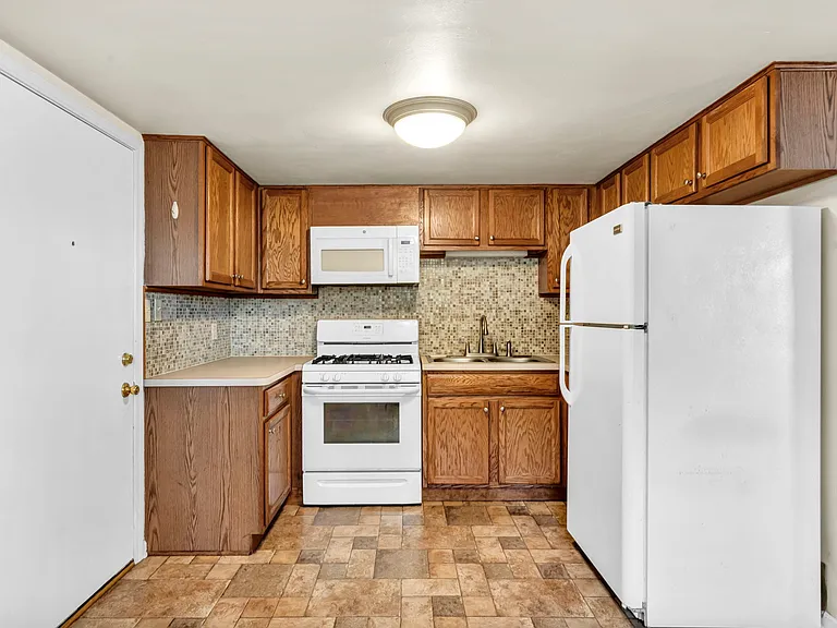 7333 Lake Ave #B — Photo 1