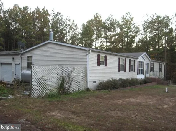 1223 Ullainee Rd, Caret, VA 22436