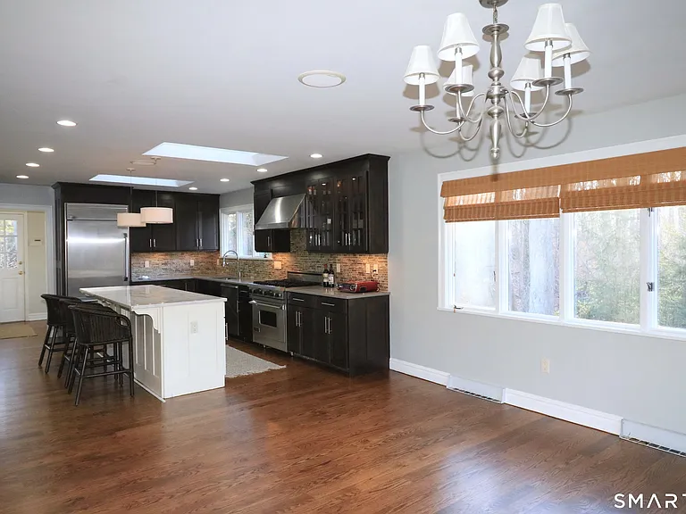 950 Rock Rimmon Rd — Photo 2