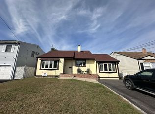 81 Broadway Ave, Colonia, NJ 07067