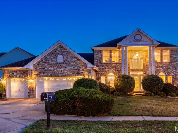 16750 Benton Taylor Dr, Chesterfield, MO 63005