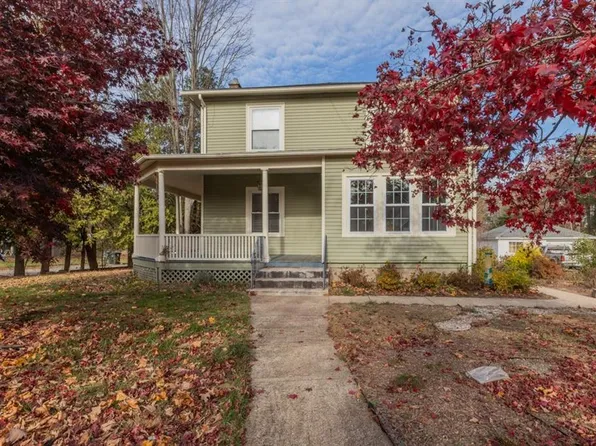 86 Wood St, Coventry, RI 02816