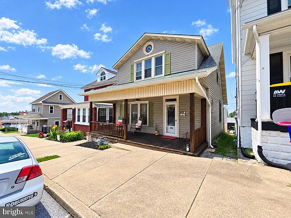 3rd image of 107 Charles Ln
