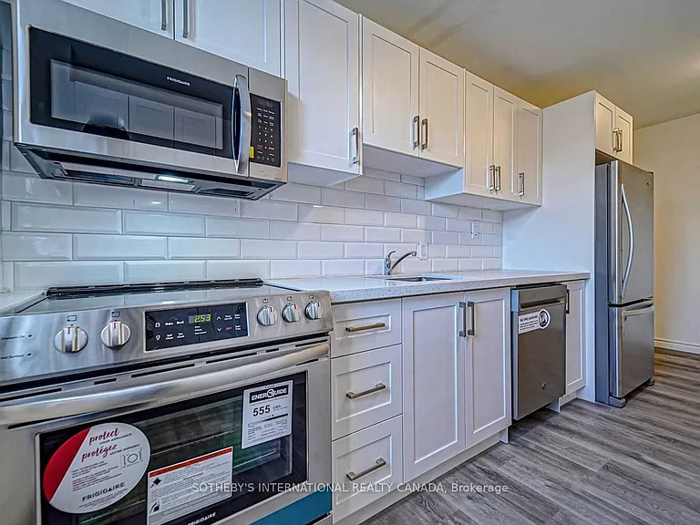 843 Danforth Ave #UPPER — Photo 17