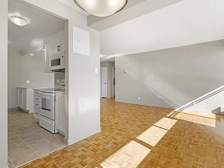 2220 Halifax Dr — Photo 16