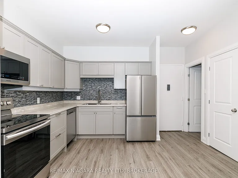 2 Lewis St #9 — Photo 7