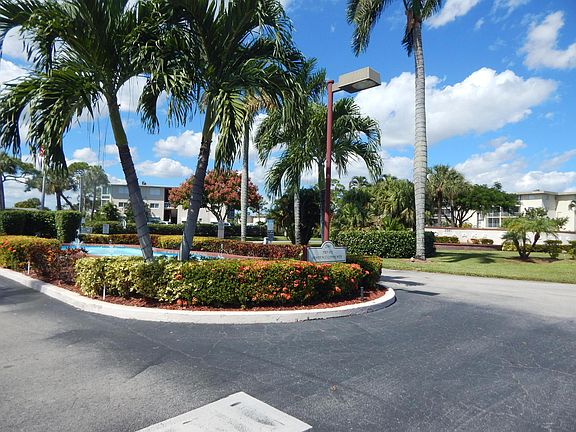 2nd image of 2534 S Garden Drive #107