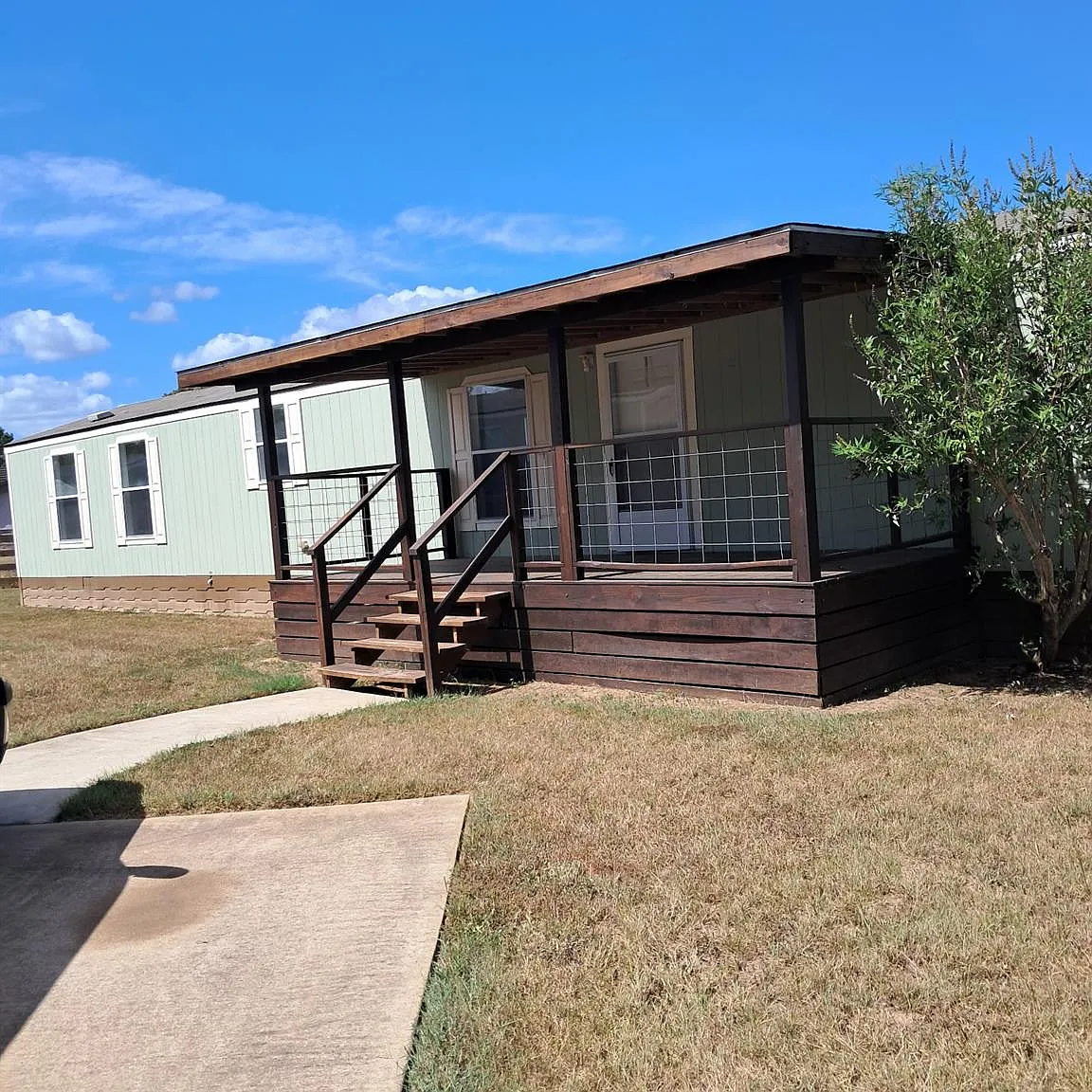 3 bed, 2.0 bath, $1,375 — Photo 1