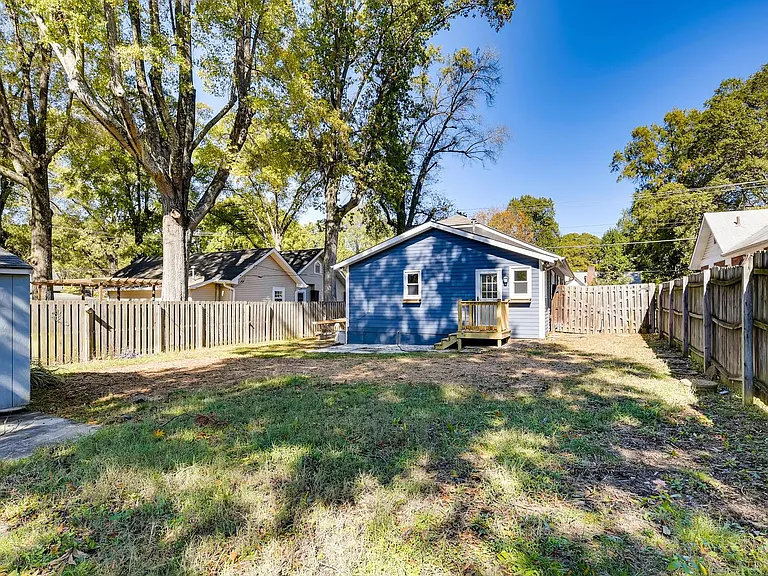 707 E Iredell Ave — Photo 11