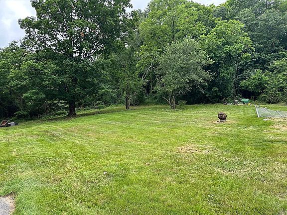 2nd image of 218 Middle Rd