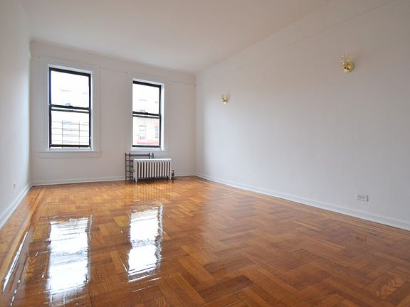 Noonan Towers - Living Room - NTCR-6 Line