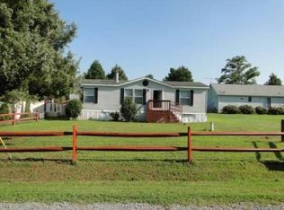 136 Seaview Dr, Hague, VA 22469