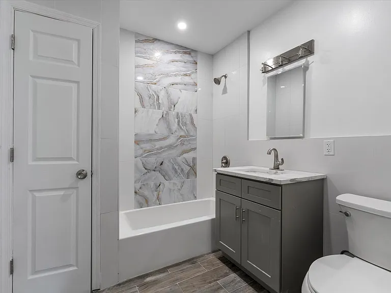 324 Eldert St #2B — Photo 5