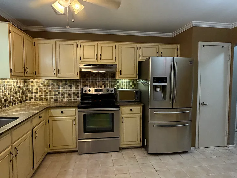1103 Broadford Dr — Photo 45
