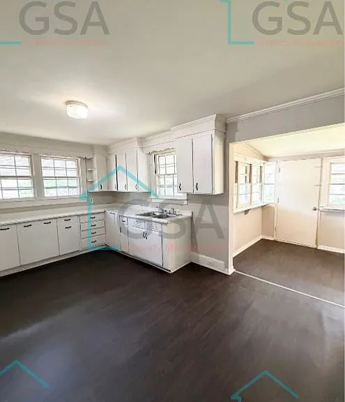 3 Thompson St — Photo 7