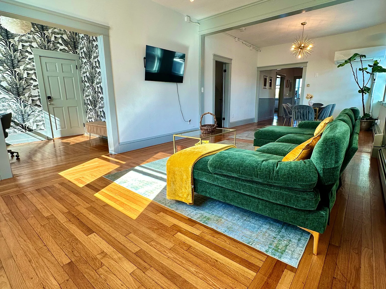 407 Atwells Ave — Photo 3