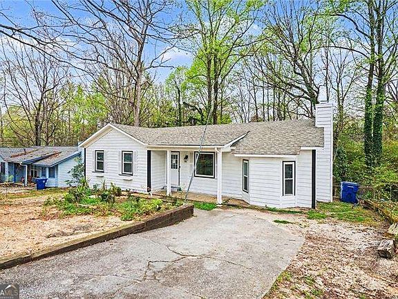 2nd image of 400 Hemlock Dr