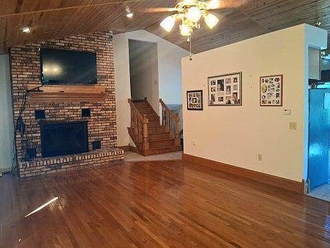 4th image of 7298 N 1075th St