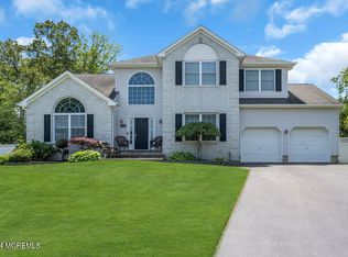 712 S Mehar Ct, Toms River, NJ 08753
