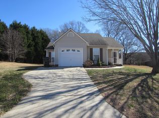 7 Pinellas Ct, Simpsonville, SC 29680