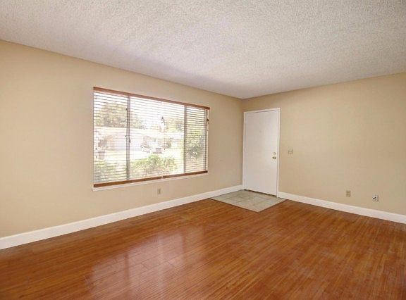 3rd image of 3929 Ashgrove Way