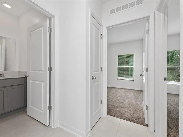573 Bell Prairie Cir — Photo 9