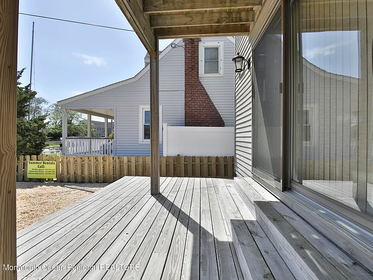 21 Brown Ave — Photo 4
