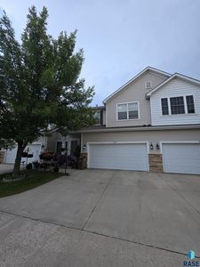 3333 W Ralph Rogers Rd, Sioux Falls, SD, 57108