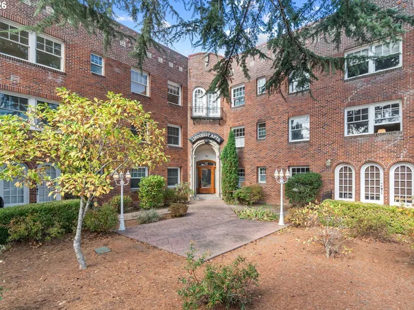 711 NE Randall Ave APT 301, Portland, OR 97232