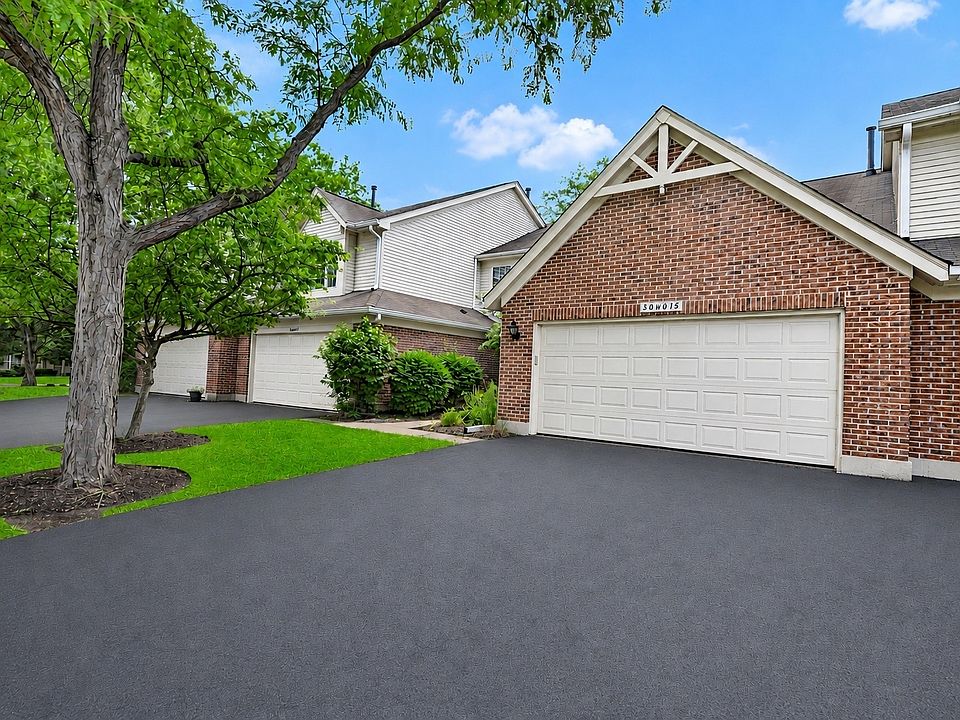 1st image of 30W015 Spruce Ct #0