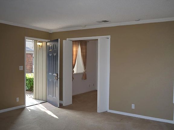 2nd image of 2104 La Terrace Cir