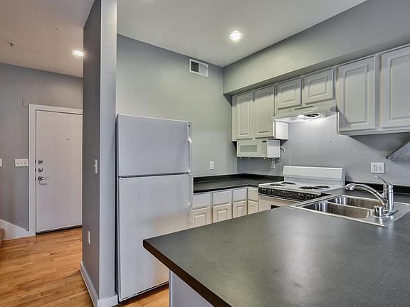 2nd image of 4108 Office Pkwy APT 102