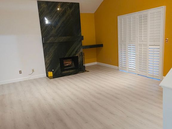 4th image of 8763 Mountain Blvd #14