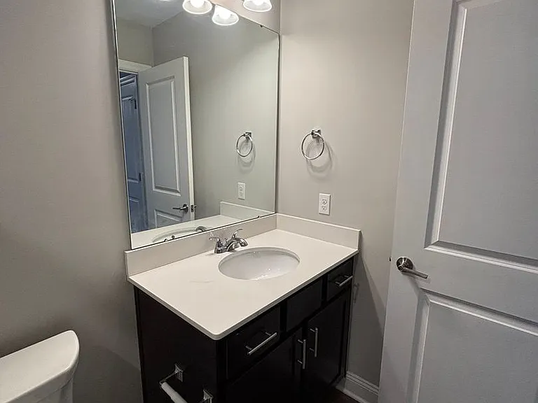86 Hawthorne Dr — Photo 18