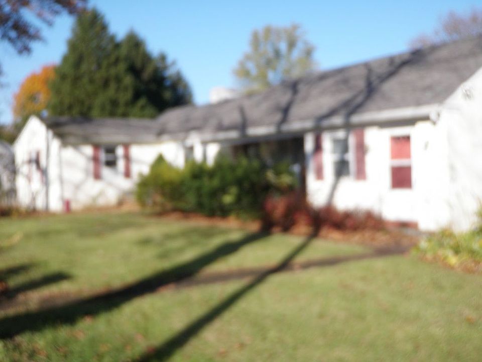 Large front lawn 