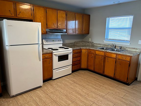 5th image of 4511 Badger Ln
