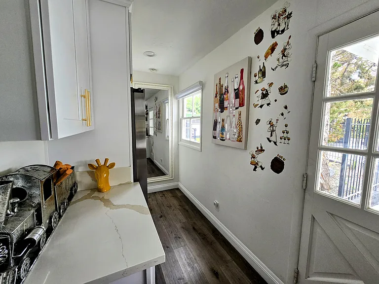 2548 E Wilson Ave — Photo 128