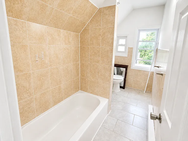 145 Fairmount Ave #3A — Photo 6