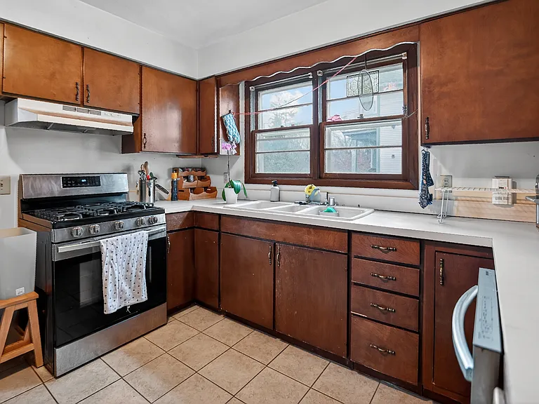 820 E Dayton St #1 — Photo 5