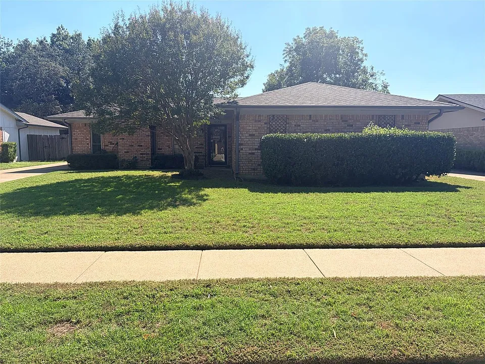 1620 Lexington Pl