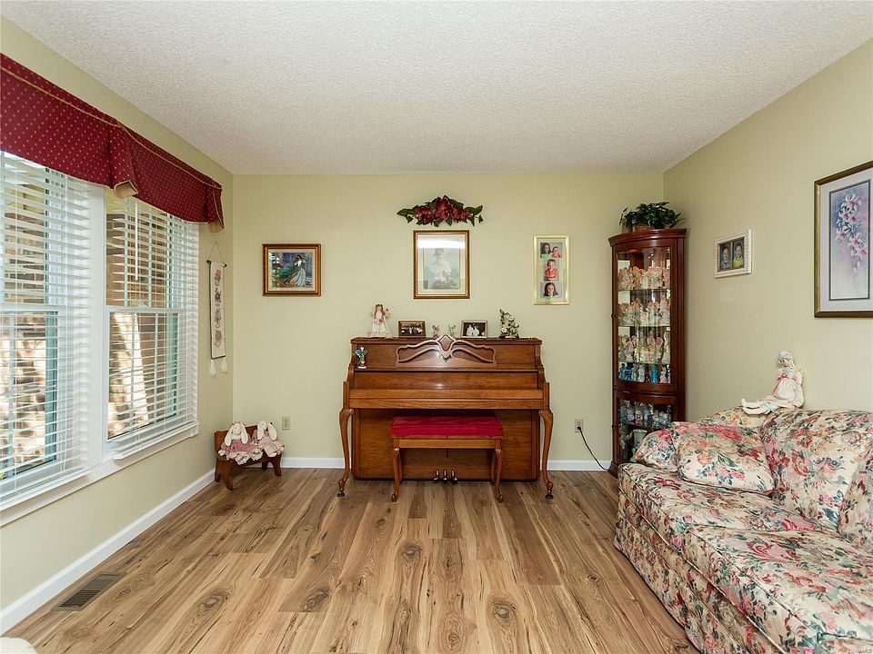 2973 Piney Pointe Dr, Saint Louis, MO 63129 Zillow