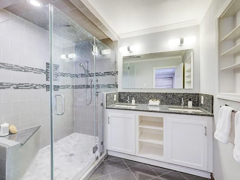 4002 Merrick St — Photo 15