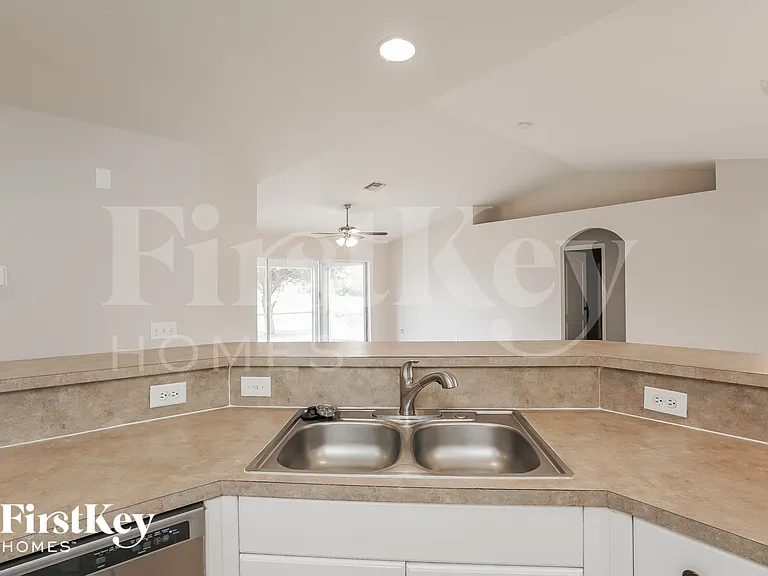 2908 51st St SW — Photo 5